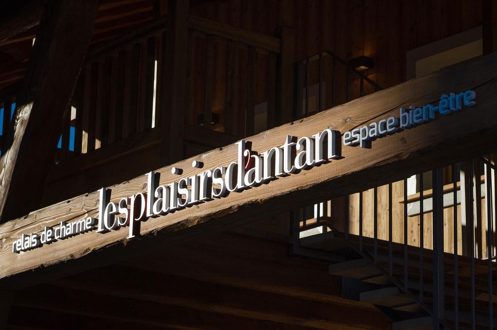 Отель Les Plaisirs D'Antan Jovencan Экстерьер фото